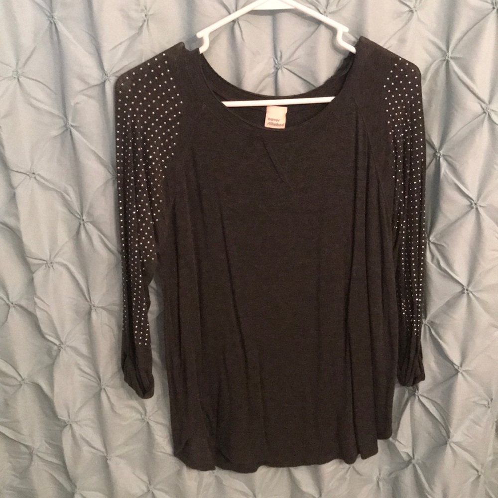 3/4 length sleeve shirt
